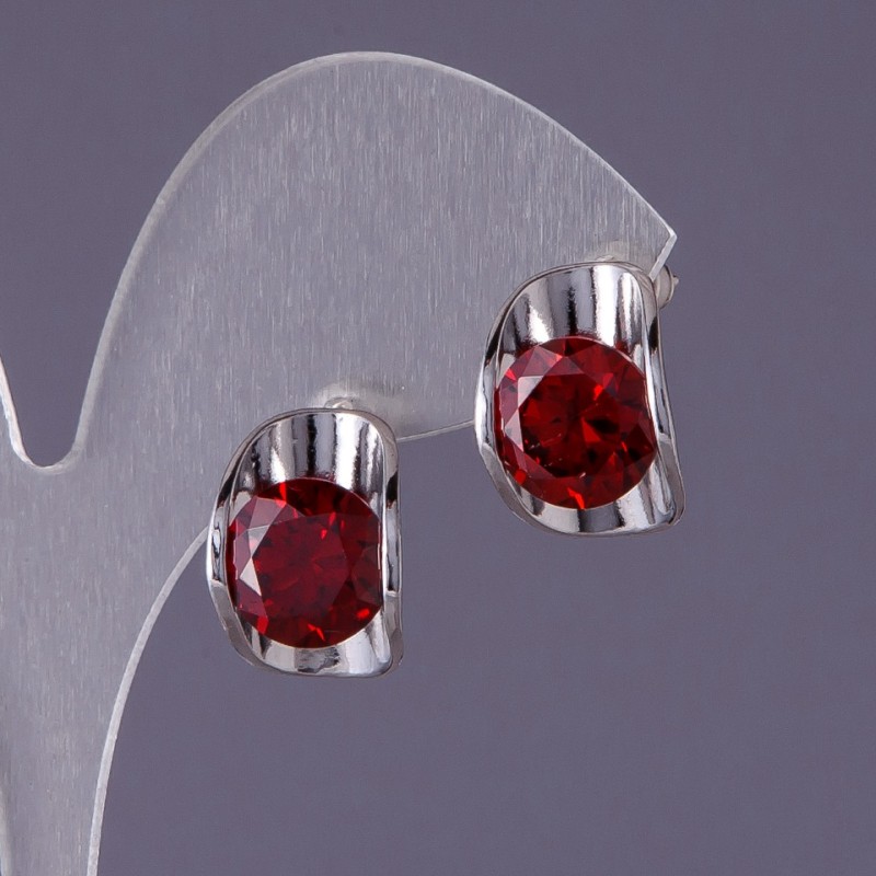 أقراط بكريستالات حمراء بيضاوية 12x16mm