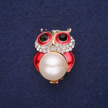 بروش البومة بحبة لؤلؤ ومينا وحجارة الراين لون أبيض أحمر أسود 32×22mm معدن ذهبي